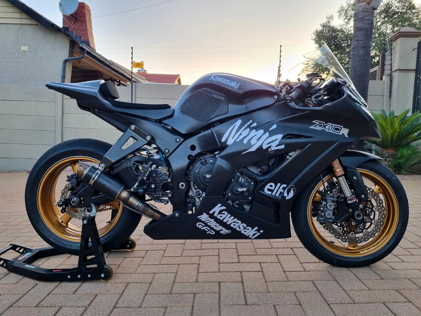 2011 Kawasaki ZX10 » GFP Motorcycle Sales