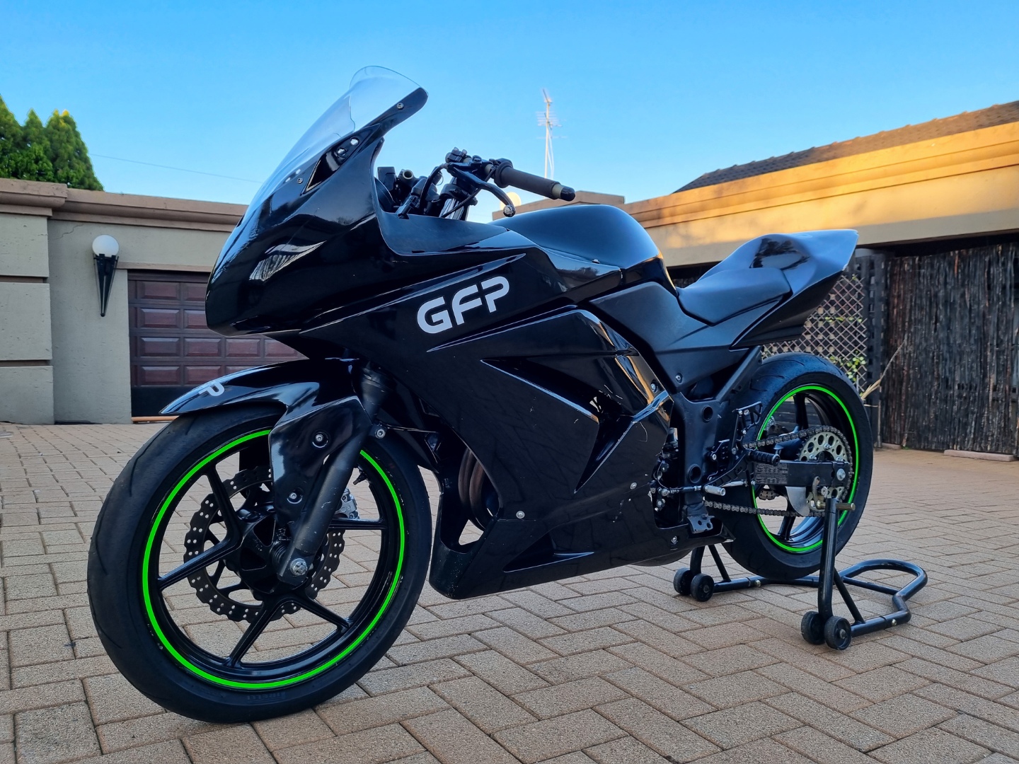 ヤマダ Amazon | YAMADA SELECT(ヤマダセレクト) YRZC09H1 2ドア冷蔵庫 (87L