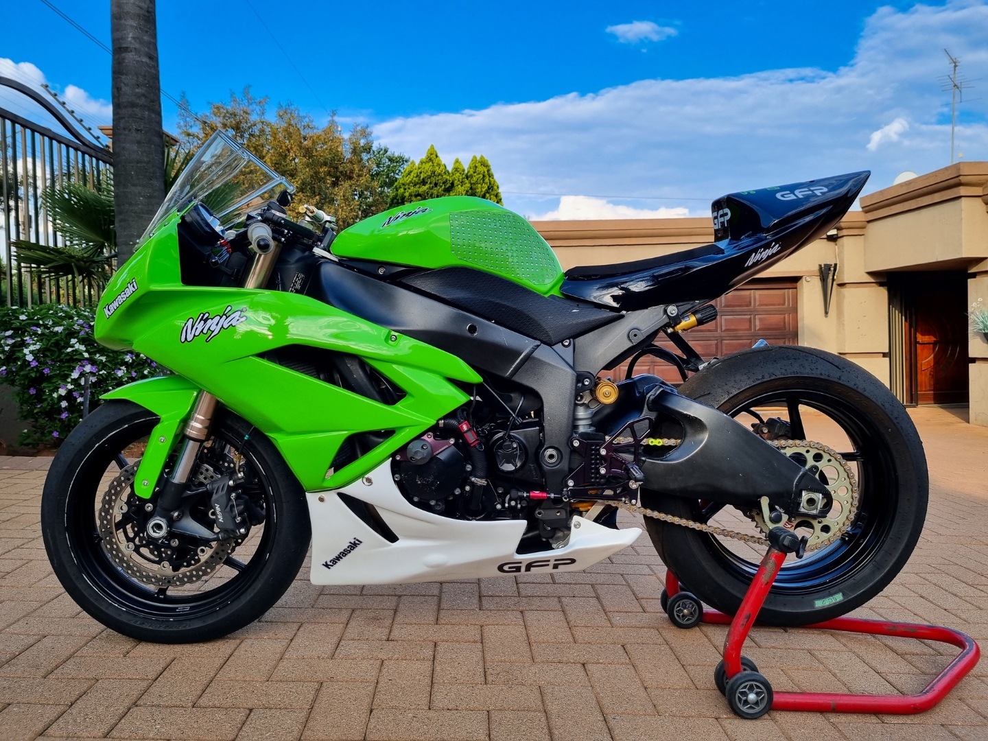 カロバイプラス SCプロジェクト Kawasaki Ninja ZX-6R(636)19-26 M2 CR-T スリップオン