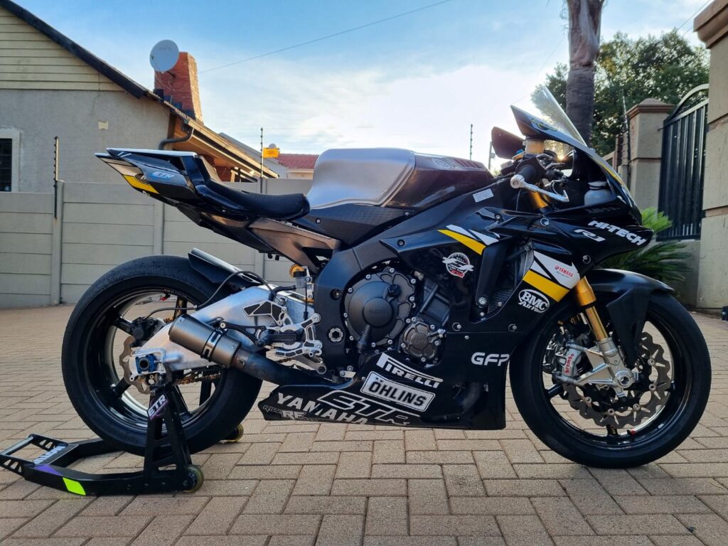 2016 Yamaha R1