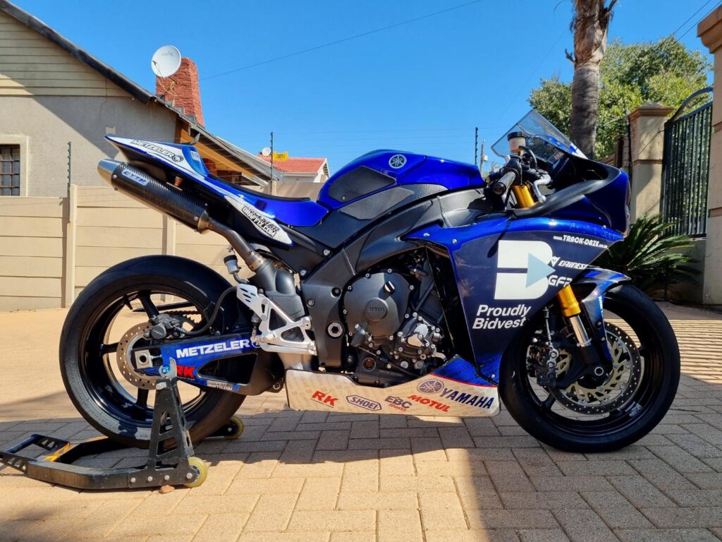 2011 Yamaha R1