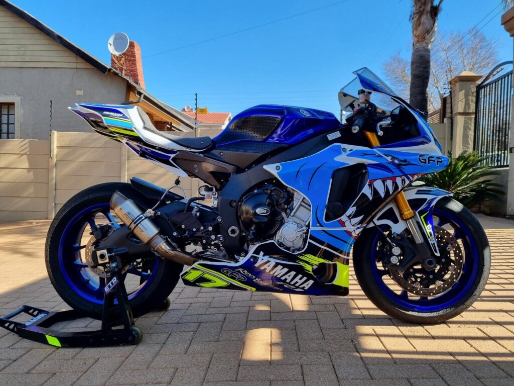 2016 Yamaha R1