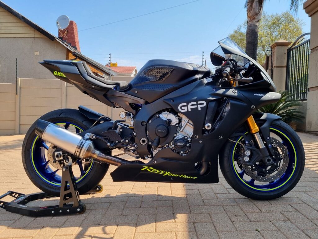 2015 Yamaha R1