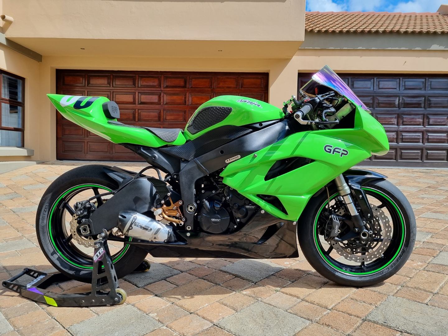 ぷぅ 2010 Kawasaki ZX6 » GFP Motorcycle Sales